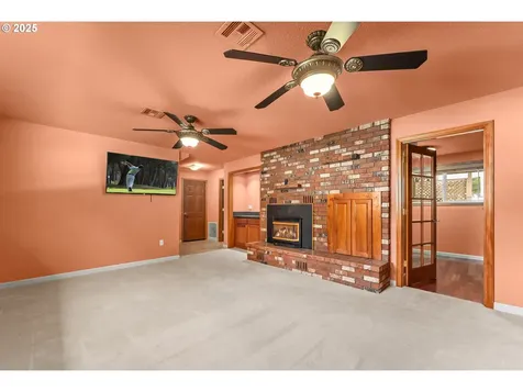 1925 NW Sunberry Drive Roseburg OR 97471