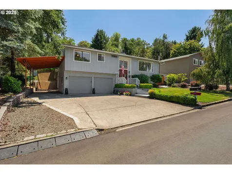 1925 NW Sunberry Drive Roseburg OR 97471