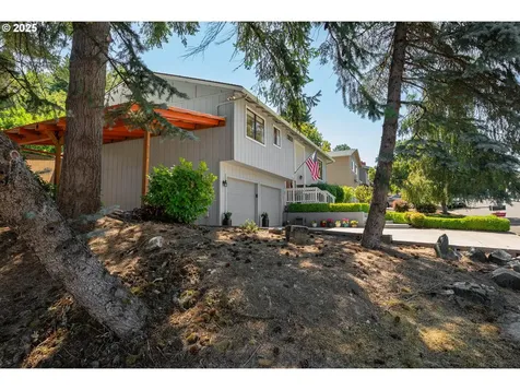 1925 NW Sunberry Drive Roseburg OR 97471