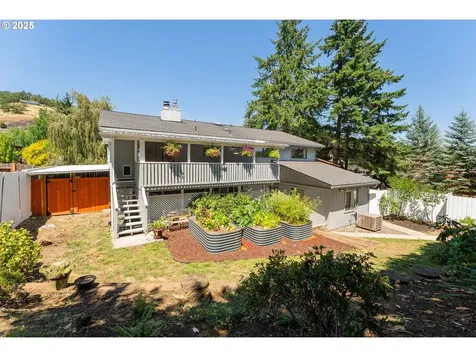 1925 NW Sunberry Drive Roseburg OR 97471