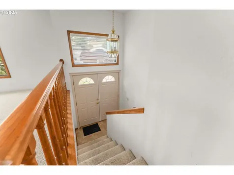 1925 NW Sunberry Drive Roseburg OR 97471