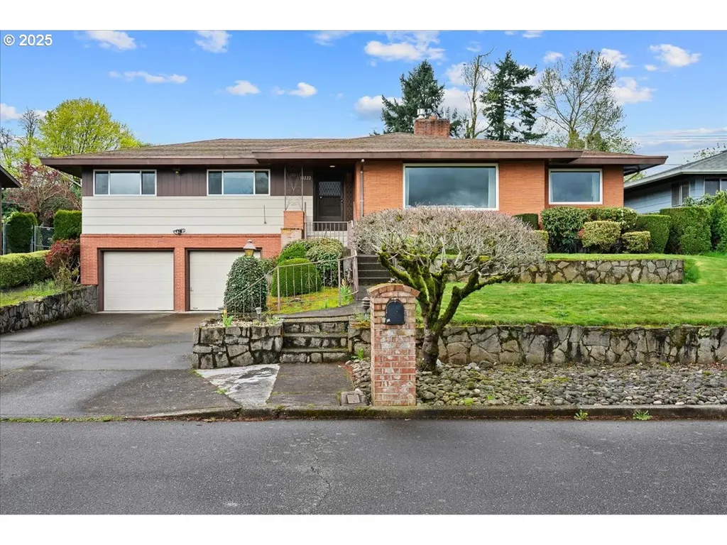 13222 NE Rose Parkway Portland OR 97230