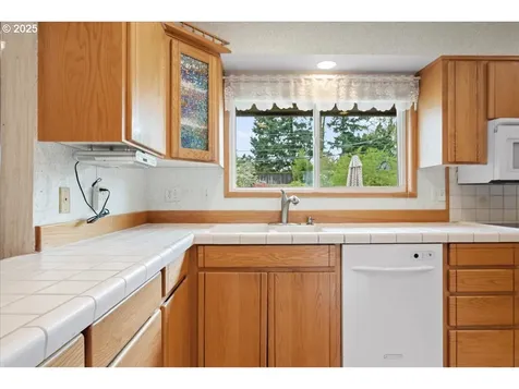 13222 NE Rose Parkway Portland OR 97230