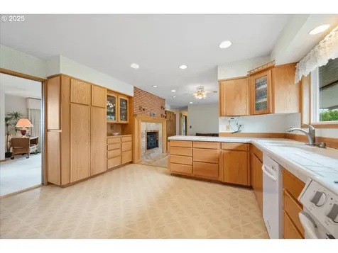 13222 NE Rose Parkway Portland OR 97230