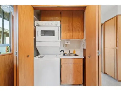 13222 NE Rose Parkway Portland OR 97230