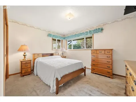 13222 NE Rose Parkway Portland OR 97230