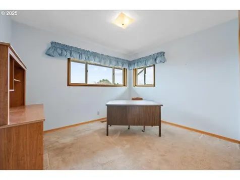 13222 NE Rose Parkway Portland OR 97230