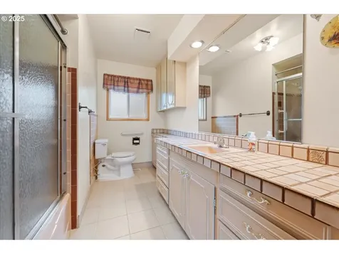 13222 NE Rose Parkway Portland OR 97230