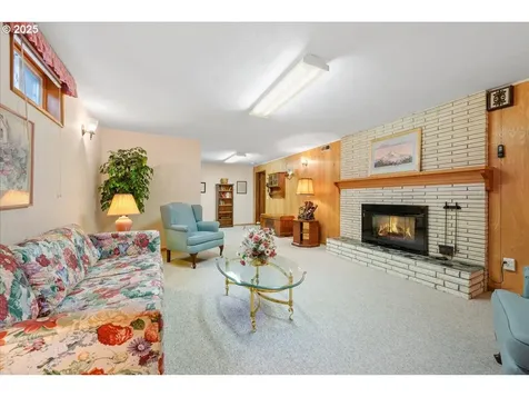 13222 NE Rose Parkway Portland OR 97230