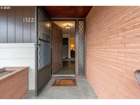 13222 NE Rose Parkway Portland OR 97230