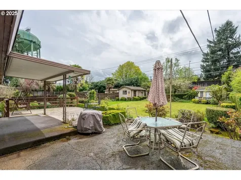 13222 NE Rose Parkway Portland OR 97230