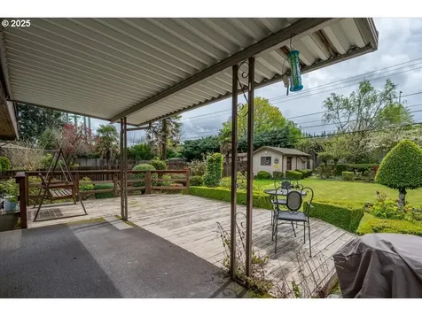 13222 NE Rose Parkway Portland OR 97230