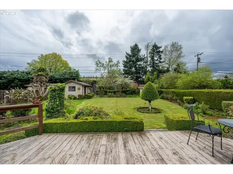 13222 NE Rose Parkway Portland OR 97230