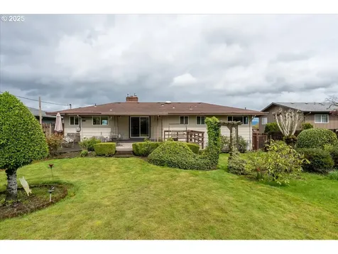 13222 NE Rose Parkway Portland OR 97230