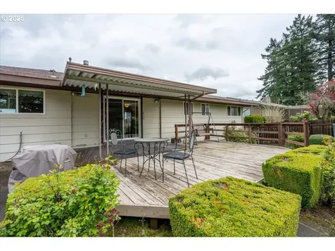13222 NE Rose Parkway Portland OR 97230