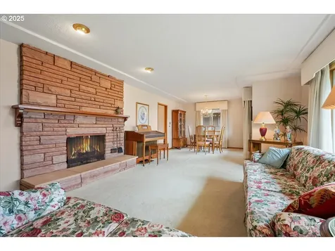 13222 NE Rose Parkway Portland OR 97230