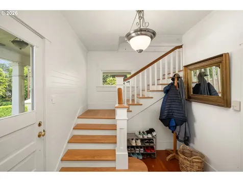 938 Oak Street Lake Oswego OR 97034