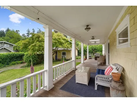 938 Oak Street Lake Oswego OR 97034