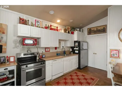 938 Oak Street Lake Oswego OR 97034