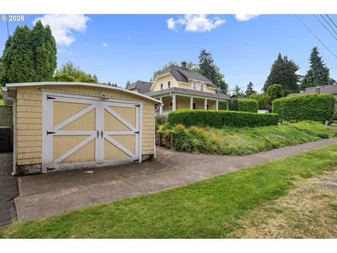 938 Oak Street Lake Oswego OR 97034