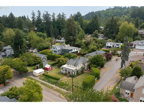 938 Oak Street Lake Oswego OR 97034