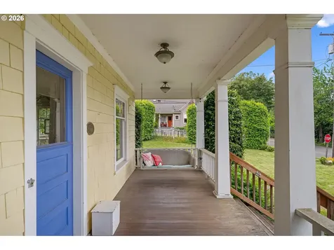 938 Oak Street Lake Oswego OR 97034