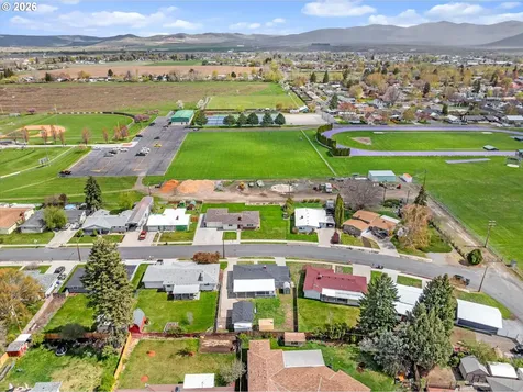 3355 8th Drive Baker City OR 97814