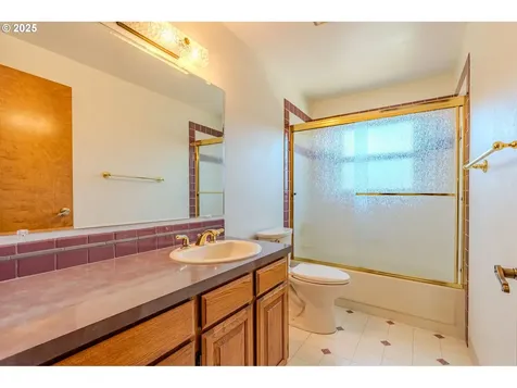 975 SW Florence Court Gresham OR 97080