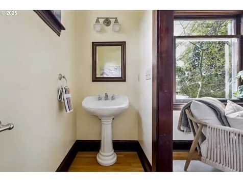 1725 NE 52nd Avenue Portland OR 97213