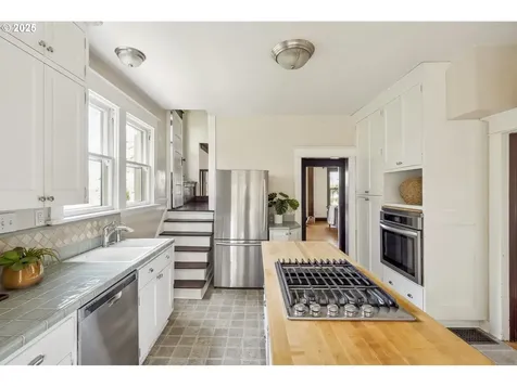 1725 NE 52nd Avenue Portland OR 97213