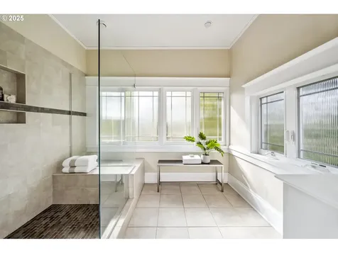 1725 NE 52nd Avenue Portland OR 97213