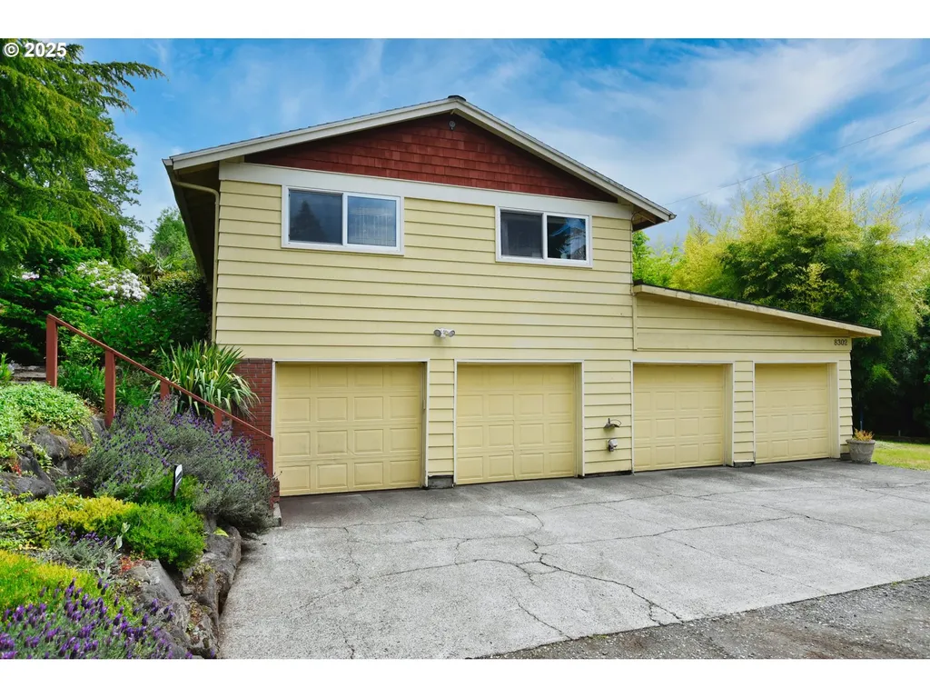 8302 SW 65th Avenue Portland OR 97219