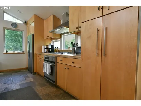 8302 SW 65th Avenue Portland OR 97219