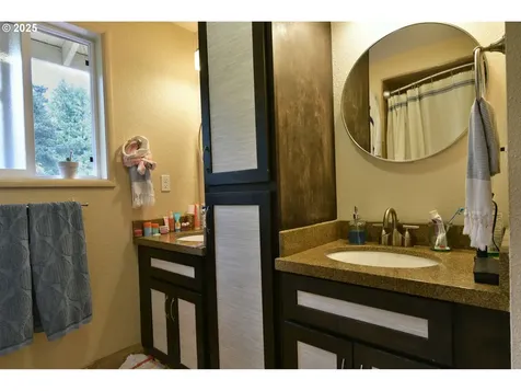 8302 SW 65th Avenue Portland OR 97219