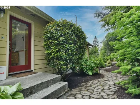 8302 SW 65th Avenue Portland OR 97219