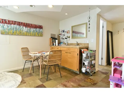 8302 SW 65th Avenue Portland OR 97219