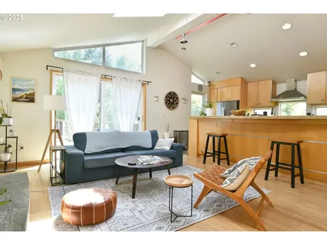 8302 SW 65th Avenue Portland OR 97219