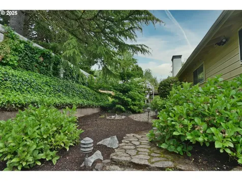 8302 SW 65th Avenue Portland OR 97219