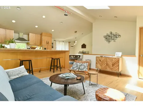 8302 SW 65th Avenue Portland OR 97219