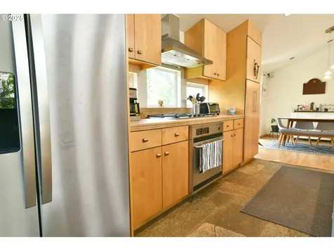 8302 SW 65th Avenue Portland OR 97219