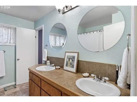 963 SE Glenn Street Roseburg OR 97470