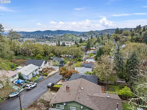 963 SE Glenn Street Roseburg OR 97470