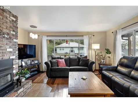 963 SE Glenn Street Roseburg OR 97470