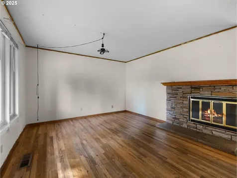 1725 SE 143rd Avenue Portland OR 97233