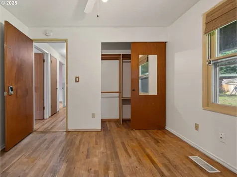 1725 SE 143rd Avenue Portland OR 97233