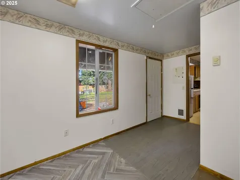1725 SE 143rd Avenue Portland OR 97233