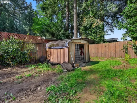 1725 SE 143rd Avenue Portland OR 97233