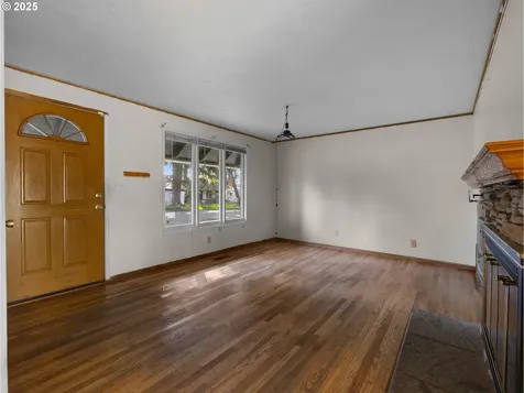 1725 SE 143rd Avenue Portland OR 97233