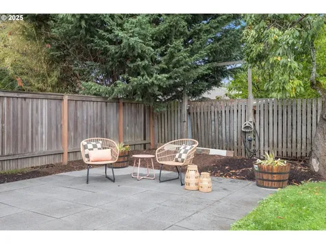 4257 NE Going Street Portland OR 97218