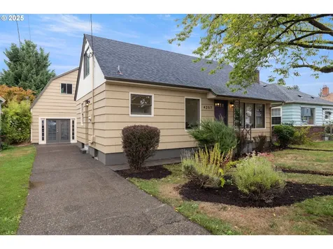 4257 NE Going Street Portland OR 97218